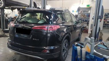Toyota RAV4 2016 года, 114 647 км - вид 3