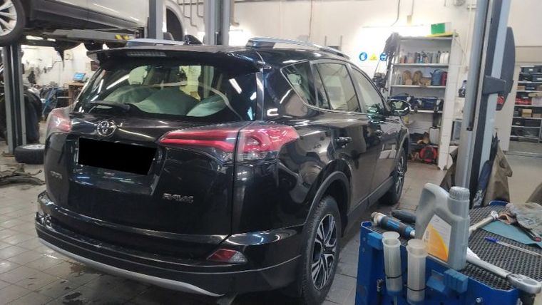Toyota RAV4 2016 года, 114 647 км - вид 3