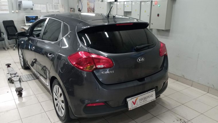 KIA Ceed 2015 года, 87 135 км - вид 3