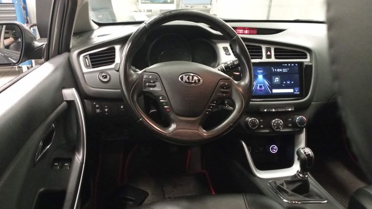 KIA Ceed 2015 года, 87 135 км - вид 4