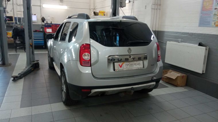 Renault Duster 2014 года, 212 000 км - вид 4