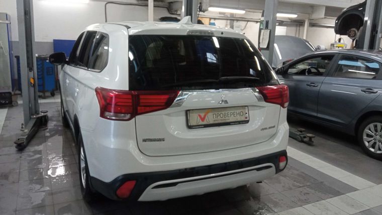 Mitsubishi Outlander 2019 года, 93 771 км - вид 4