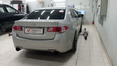 Honda Accord 2010 года, 219 737 км - вид 3