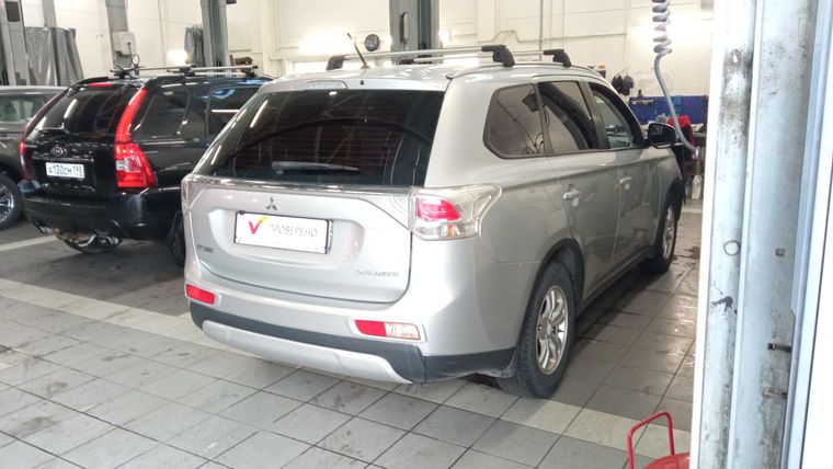 Mitsubishi Outlander 2014 года, 187 023 км - вид 3