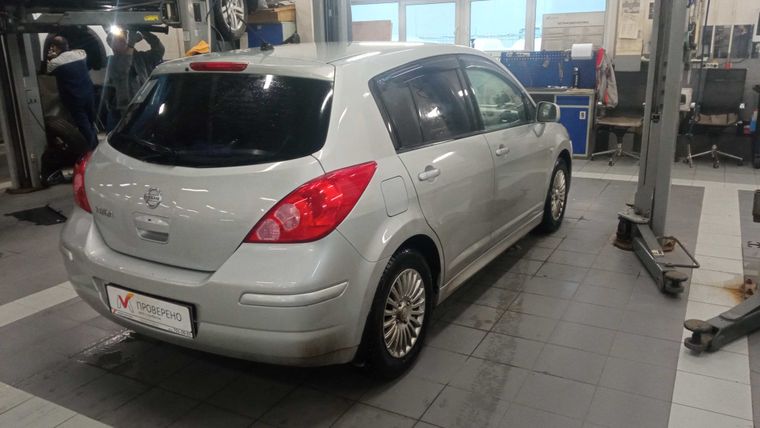 Nissan Tiida 2011 года, 177 158 км - вид 4