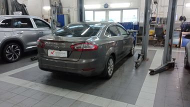 Ford Mondeo 2012 года, 242 643 км - вид 3