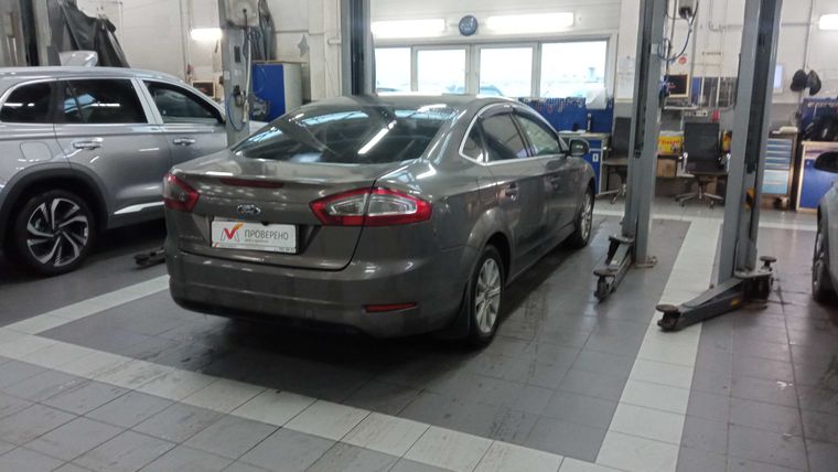 Ford Mondeo 2012 года, 242 643 км - вид 3