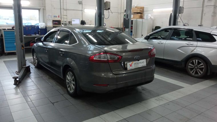 Ford Mondeo 2012 года, 242 643 км - вид 4