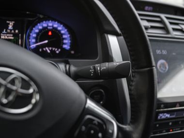 Toyota Camry 2015 года, 190 109 км - вид 8