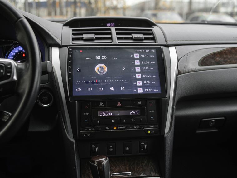 Toyota Camry 2015 года, 190 109 км - вид 9