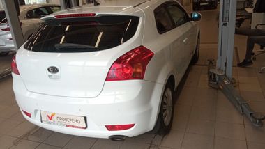 KIA Ceed 2011 года, 165 991 км - вид 3