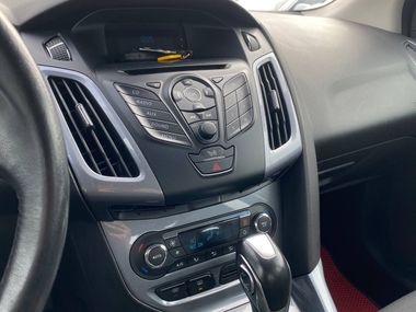 Ford Focus 2014 года, 202 870 км - вид 12