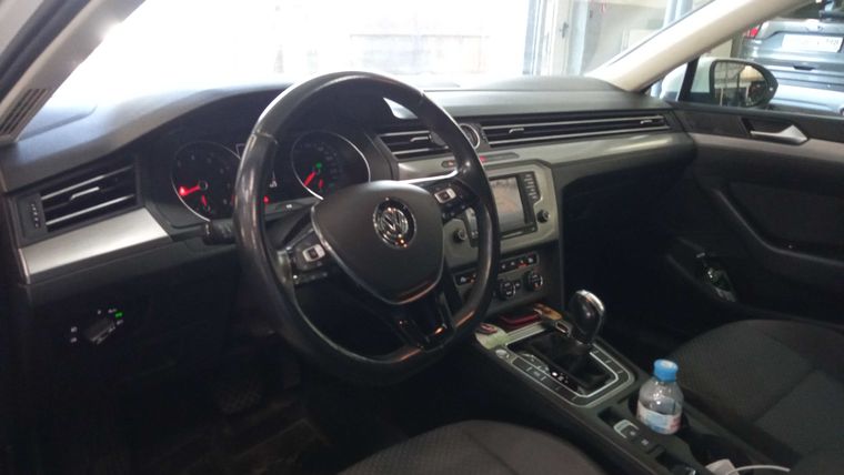 Volkswagen Passat 2016 года, 138 322 км - вид 5