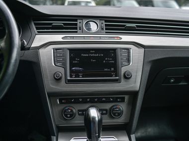 Volkswagen Passat 2016 года, 138 322 км - вид 7