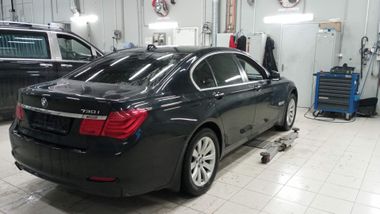 BMW 7 серия 2011 года, 145 109 км - вид 3