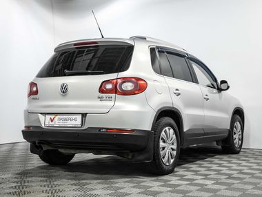 Volkswagen Tiguan 2011 года, 185 640 км - вид 4