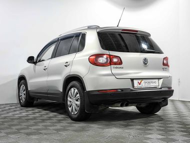 Volkswagen Tiguan 2011 года, 185 640 км - вид 6