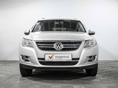 Volkswagen Tiguan 2011 года, 185 640 км - вид 3