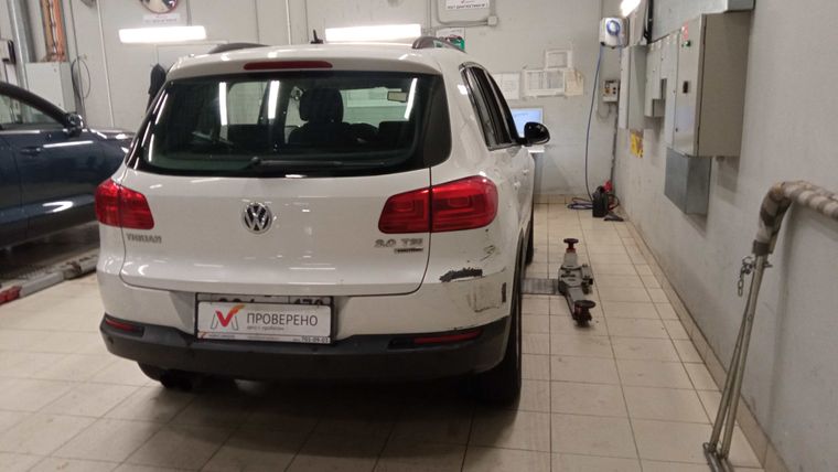 Volkswagen Tiguan 2013 года, 124 733 км - вид 3