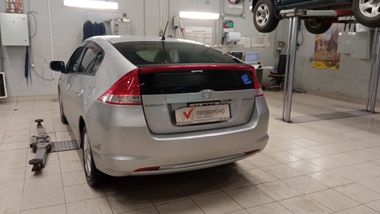 Honda Insight 2010 года, 174 307 км - вид 4