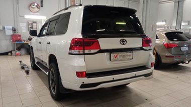 Toyota Land Cruiser 2016 года, 305 325 км - вид 4