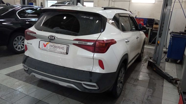 KIA Seltos 2021 года, 84 796 км - вид 3