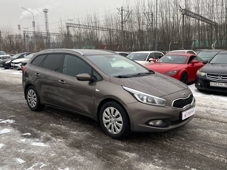 KIA Ceed 2015 года, 149 200 км - вид 3