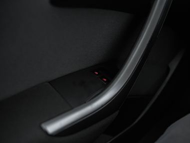 Opel Astra GTC 2013 года, 136 360 км - вид 9