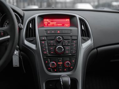 Opel Astra GTC 2013 года, 136 360 км - вид 7