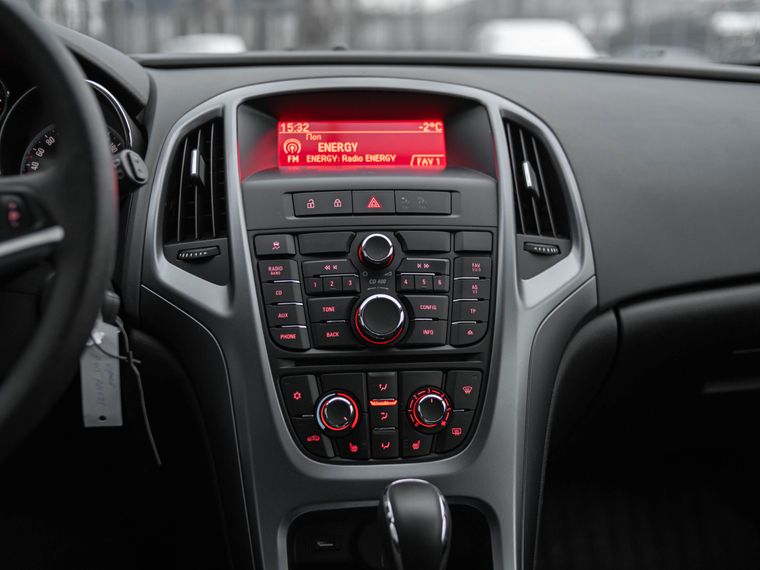 Opel Astra GTC 2013 года, 136 360 км - вид 7