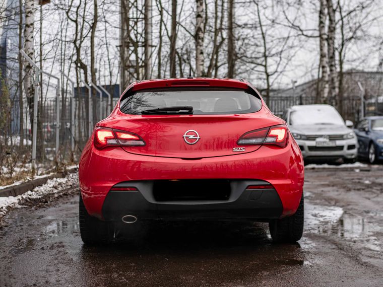 Opel Astra GTC 2013 года, 136 360 км - вид 4