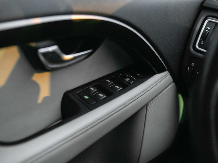 Volvo XC70 2012 года, 140 000 км - вид 9