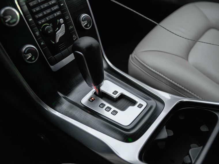 Volvo XC70 2012 года, 140 000 км - вид 8