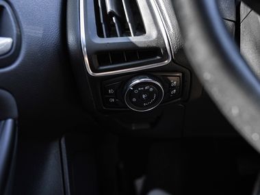 Ford Focus 2013 года, 123 821 км - вид 9