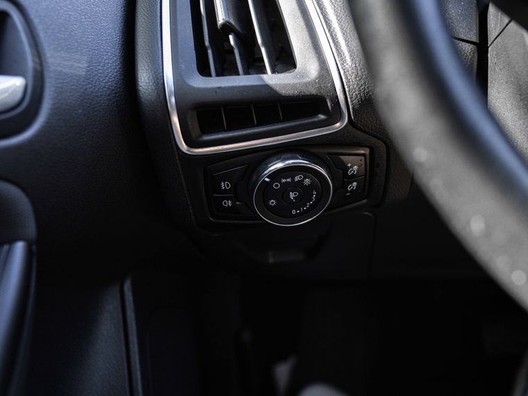 Ford Focus 2013 года, 123 821 км - вид 9