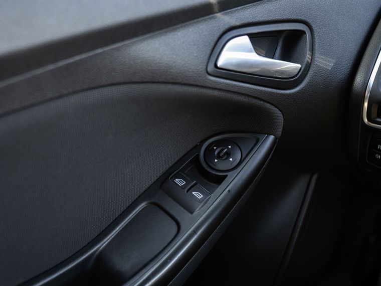 Ford Focus 2013 года, 123 821 км - вид 10