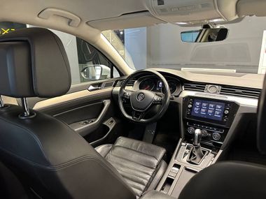 Volkswagen Passat 2018 года, 136 700 км - вид 8