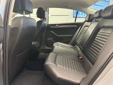 Volkswagen Passat 2018 года, 136 700 км - вид 20
