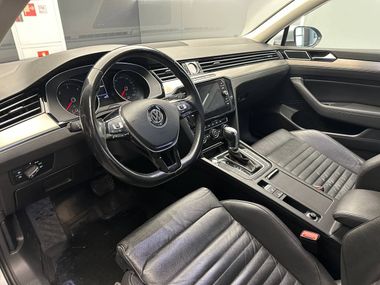 Volkswagen Passat 2018 года, 136 700 км - вид 11