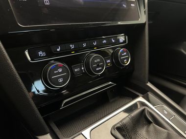Volkswagen Passat 2018 года, 136 700 км - вид 13