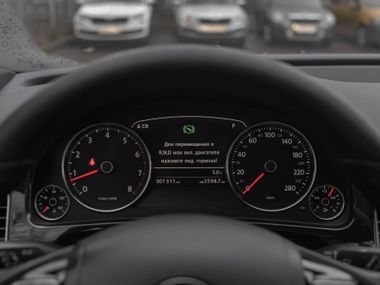 Volkswagen Touareg 2013 года, 301 066 км - вид 5