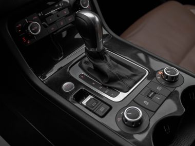 Volkswagen Touareg 2013 года, 301 066 км - вид 9
