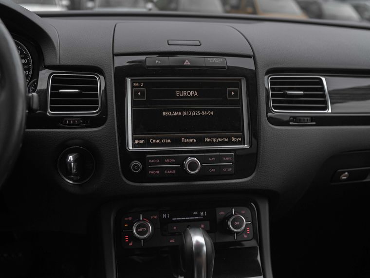 Volkswagen Touareg 2013 года, 301 066 км - вид 8