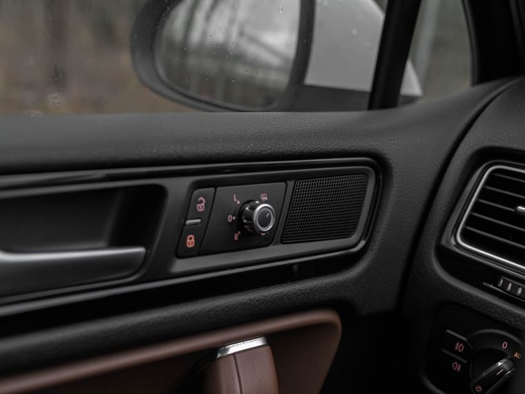 Volkswagen Touareg 2013 года, 301 066 км - вид 11