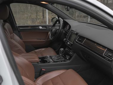 Volkswagen Touareg 2013 года, 301 066 км - вид 14