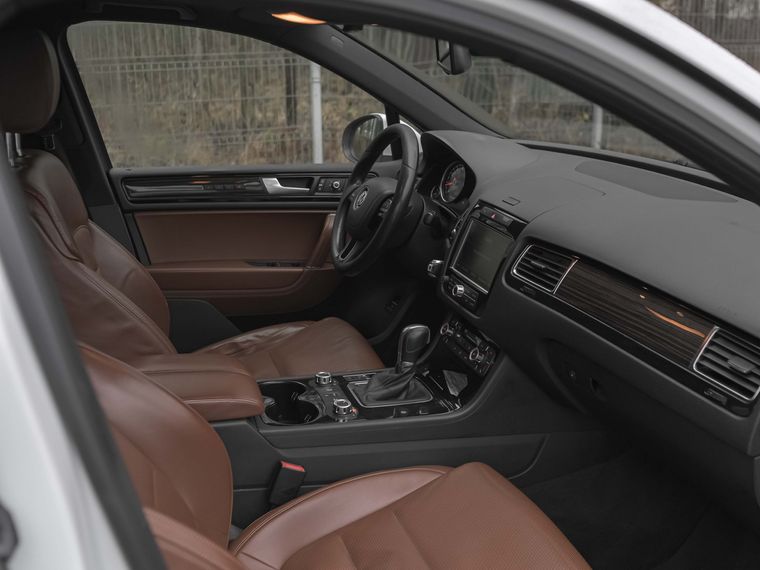 Volkswagen Touareg 2013 года, 301 066 км - вид 14