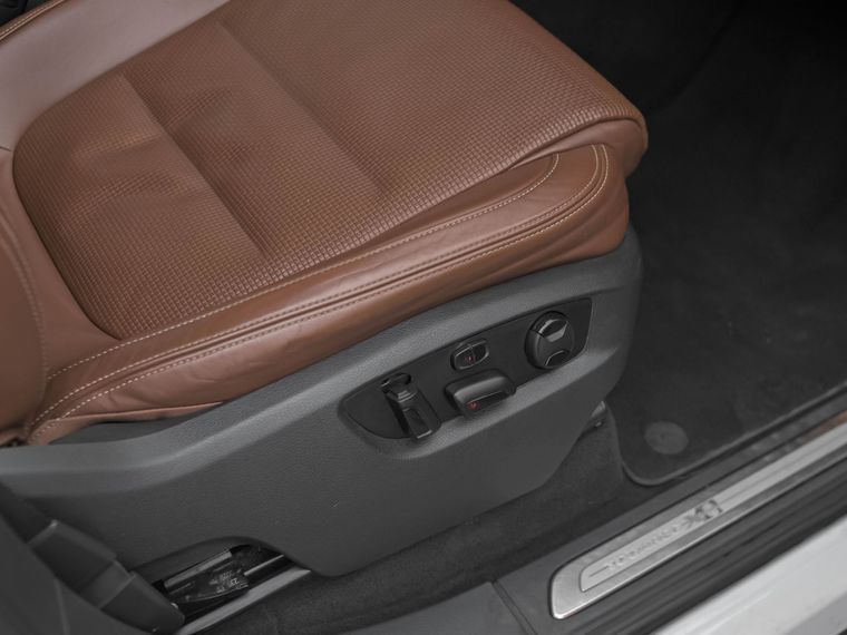 Volkswagen Touareg 2013 года, 301 066 км - вид 15