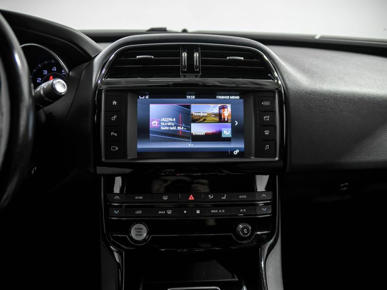 Jaguar XE 2015 года, 149 533 км - вид 11