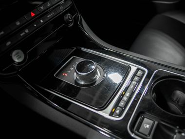Jaguar XE 2015 года, 149 533 км - вид 12