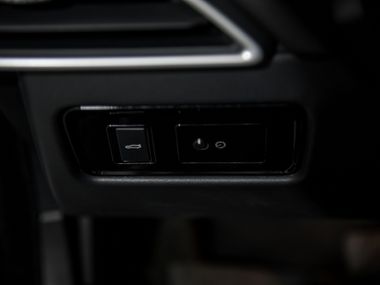 Jaguar XE 2015 года, 149 533 км - вид 14